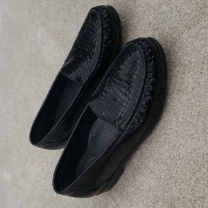 SAS Simplify black‎ patent leather croc embossed loafers size 9.5